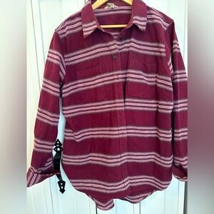 Xxl Duluth thick flannel. Longer in the back.